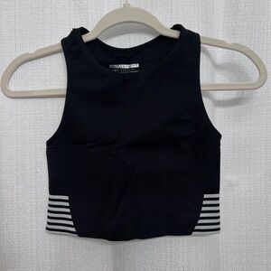 Sports crop top